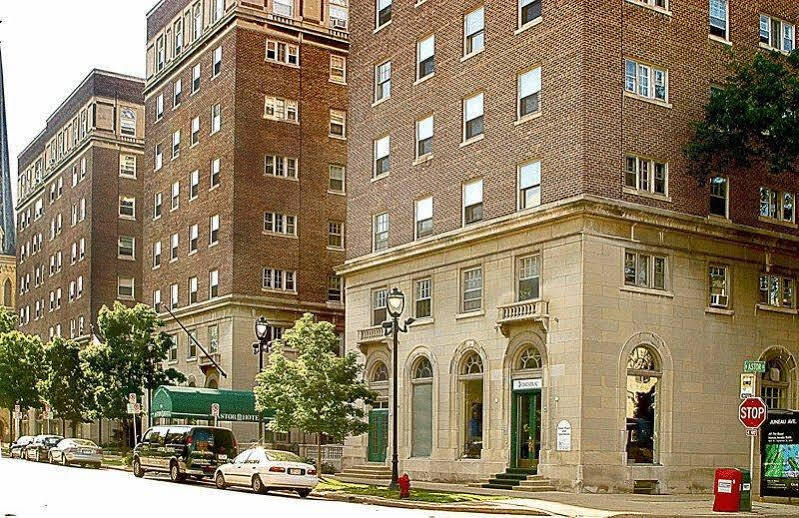 The Astor Hotel Milwaukee Exterior photo
